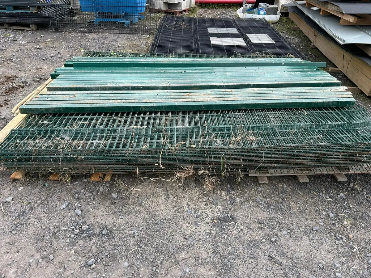 Mesh type V Fencing - Image 1