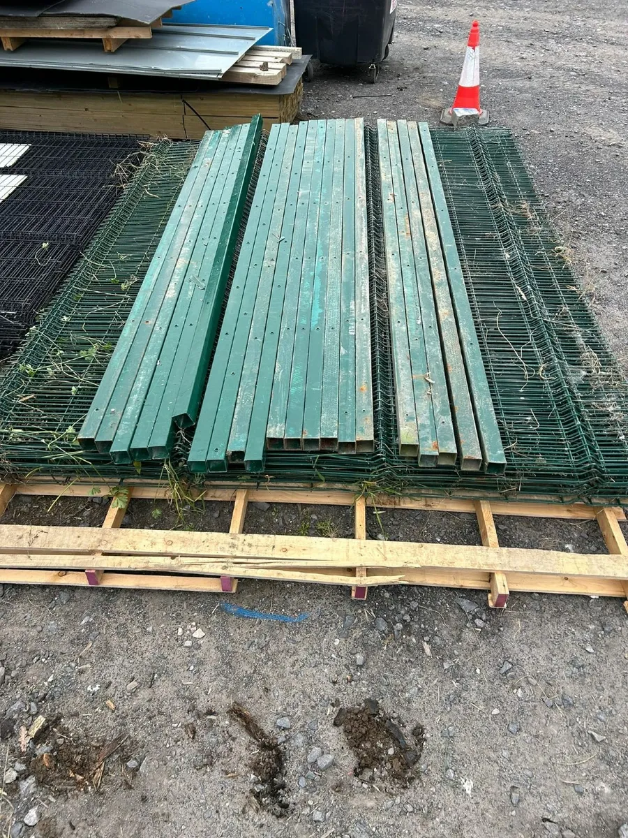 Mesh type V Fencing - Image 3