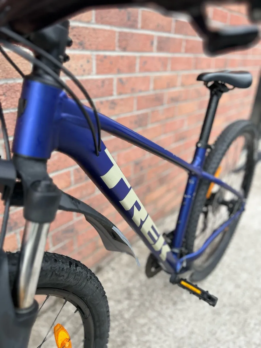 Trek Marlin 4 Mountain Bike - Image 3