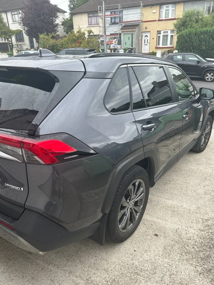 Toyota RAV4 2023 - Image 2