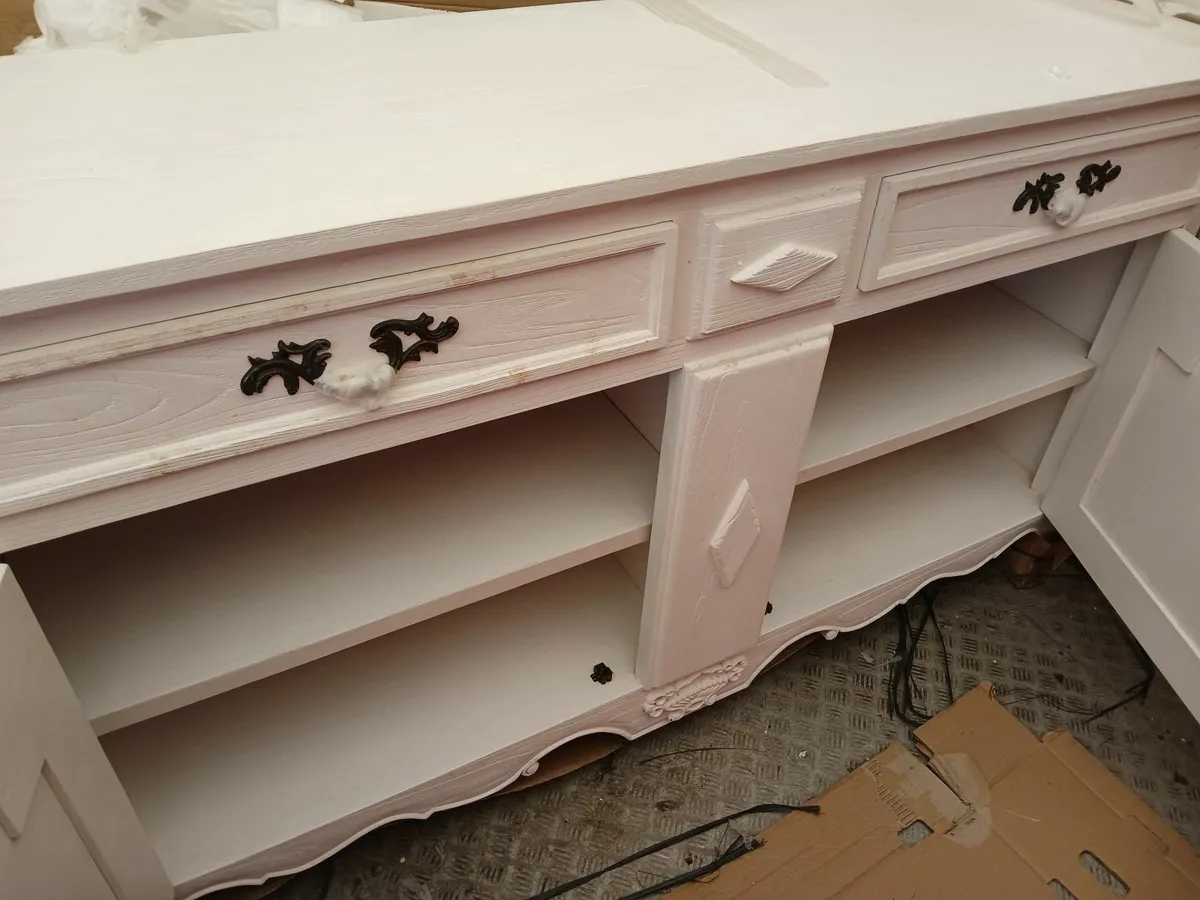 Kitchen cabbinet dresser...old  style new.... - Image 2