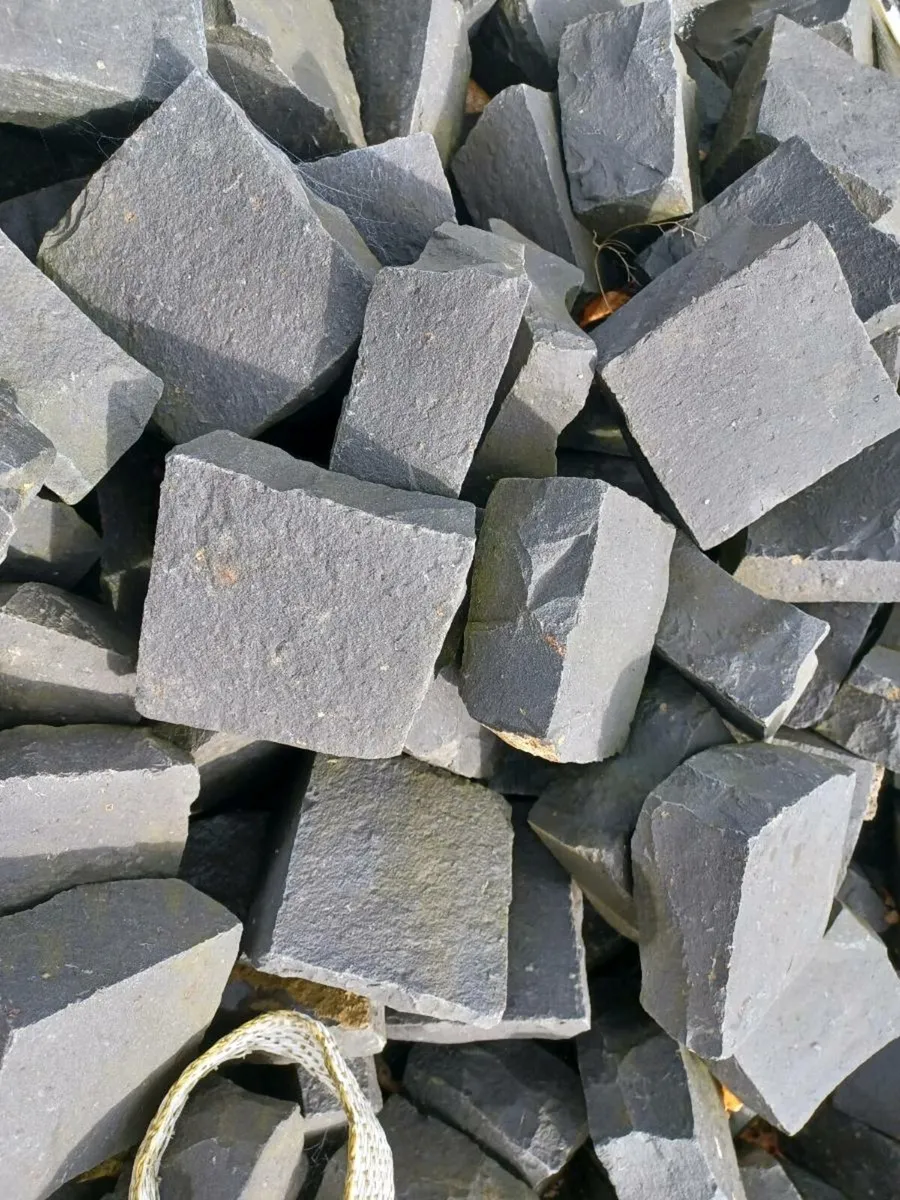 Limestone Setts - Image 1