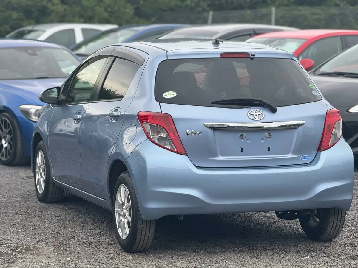 Toyota vitz - Image 2