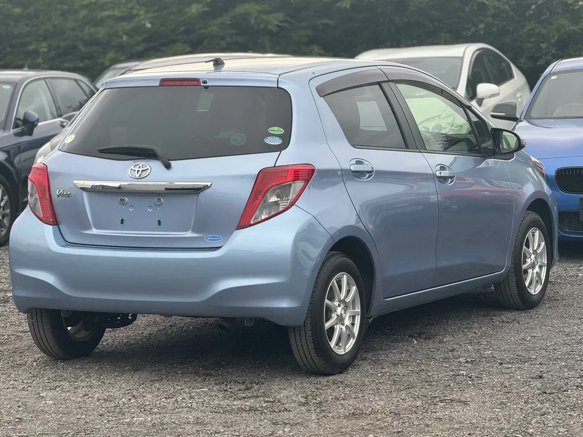 Toyota vitz - Image 3