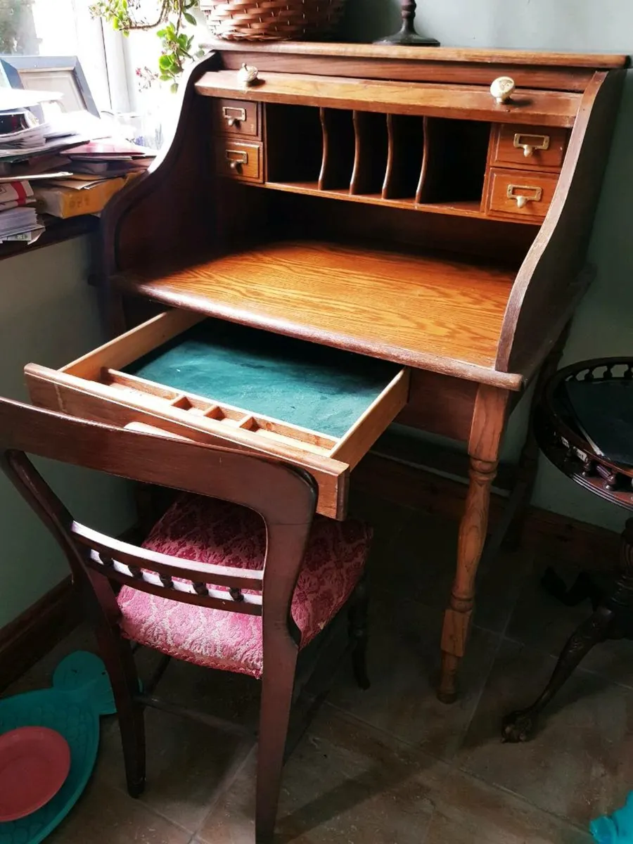 Solid wood rolltop oak bureau - Image 2