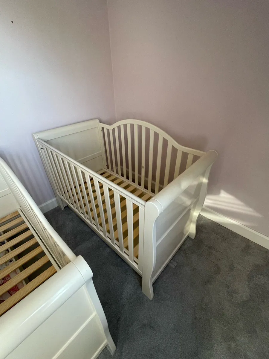 Sleigh cot bed: - Image 2