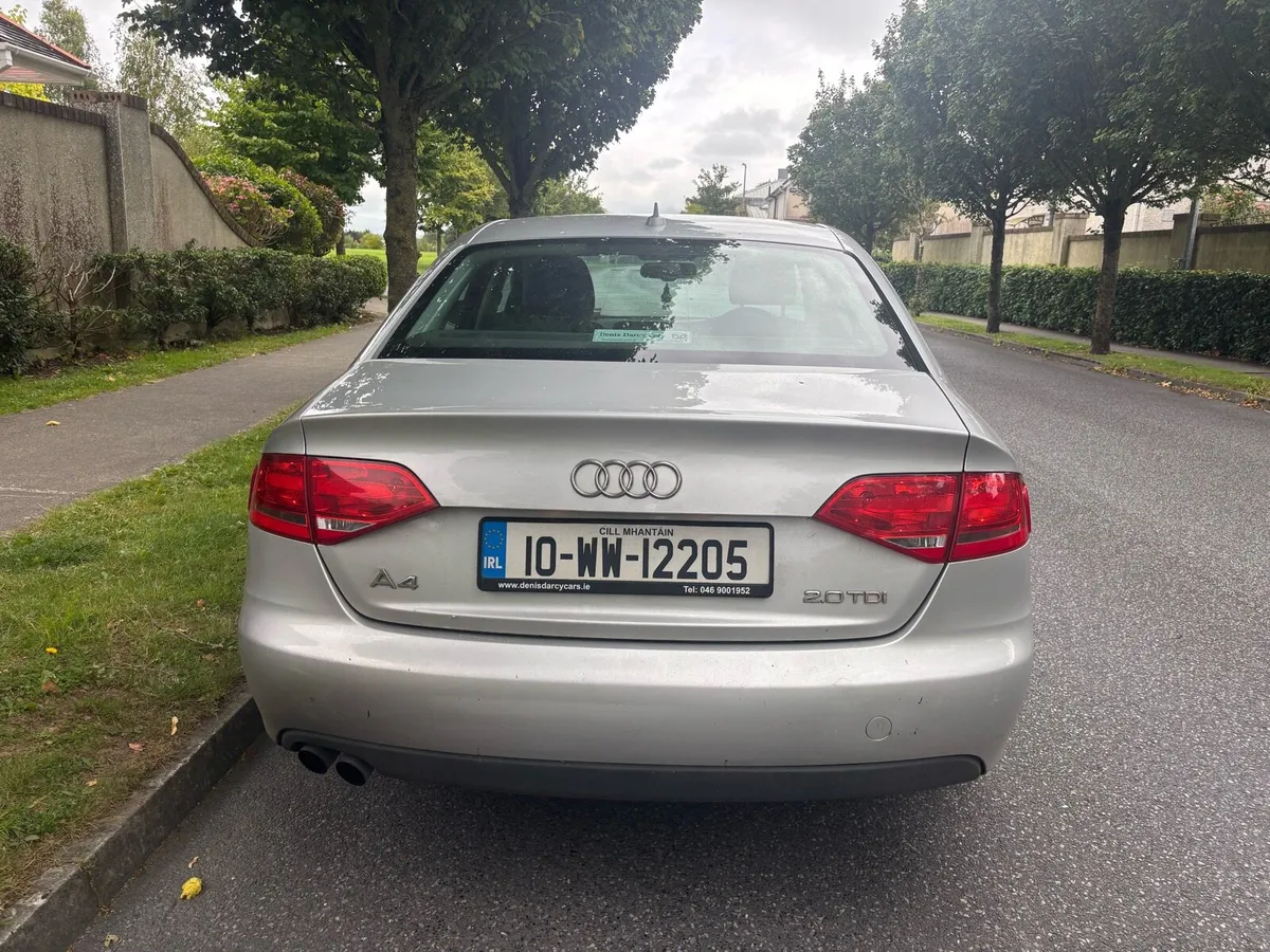 Audi A4 2.0L 2010 - Image 4