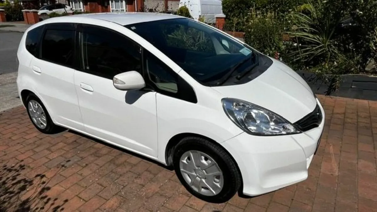 Honda Fit 2012 - Image 2
