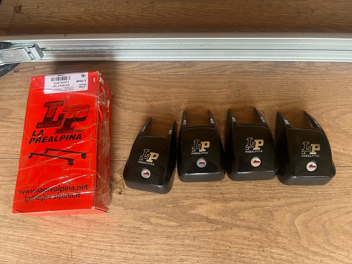 Roof bars for Golf VIII - Image 2