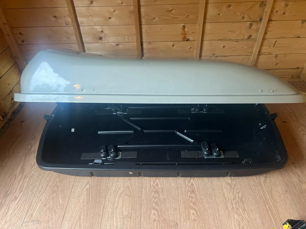 Roof bars for Golf VIII - Image 3