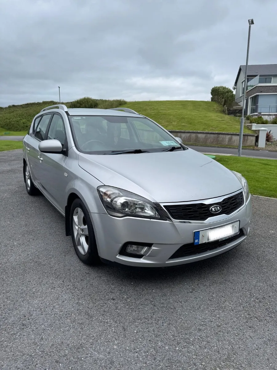Kia Ceed 2011 - Image 1