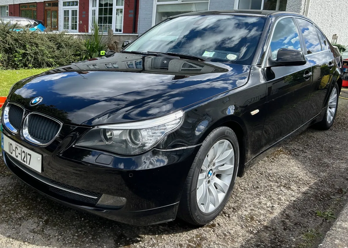 2010 BMW 520d - Image 2