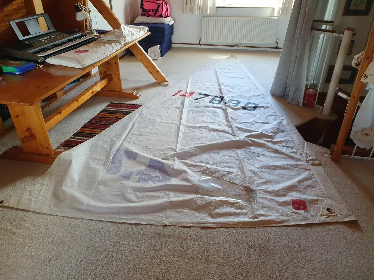 Laser sailing dinghy (49703) - Image 3