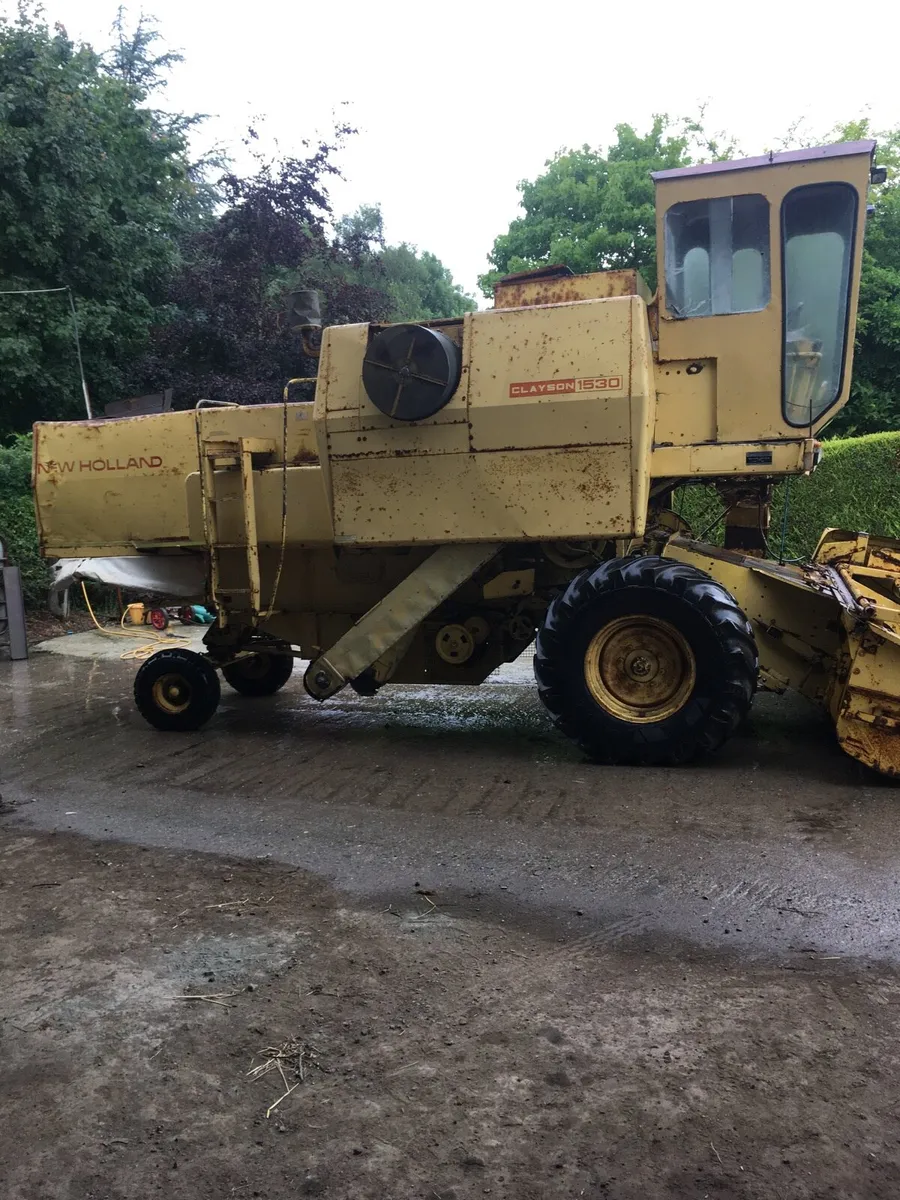 Combine Harvester - New Holland 1530 - Image 2