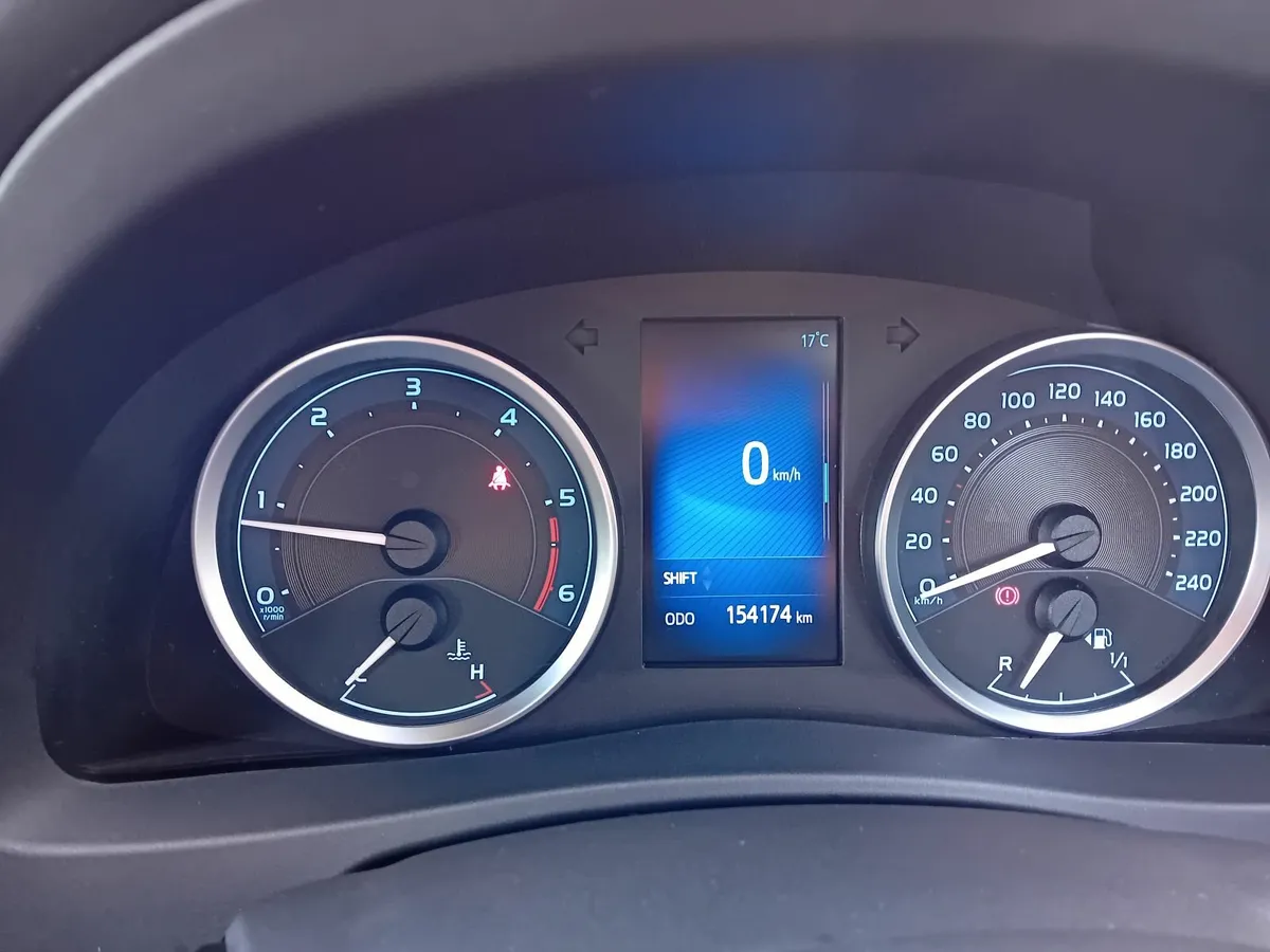 Toyota Corolla 2017 - Image 3
