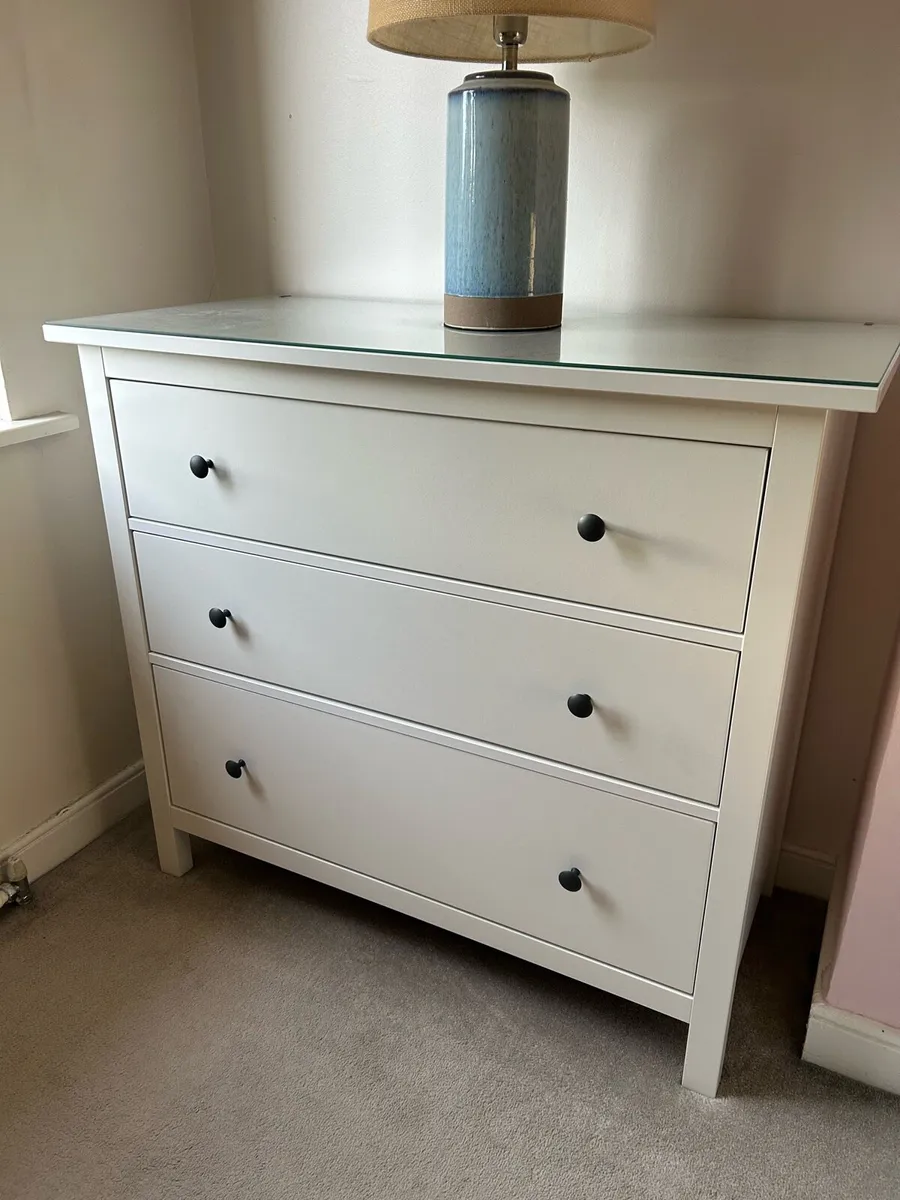 Hemnes chest of three drawers - Image 2