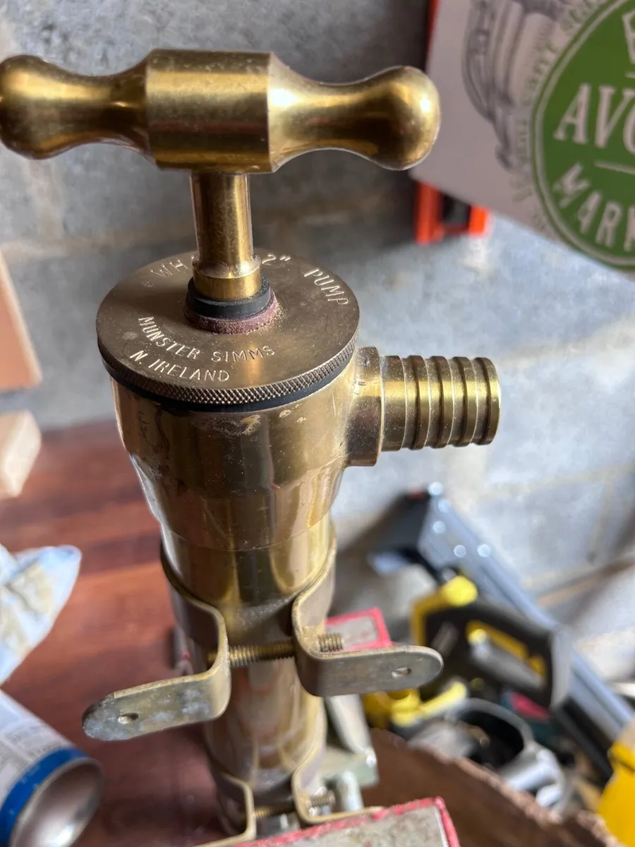 Whale brass  pump - Image 1
