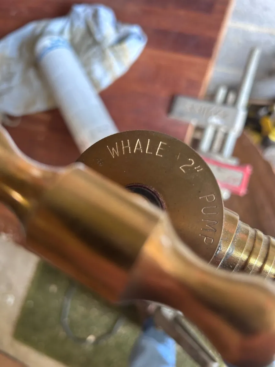 Whale brass  pump - Image 2