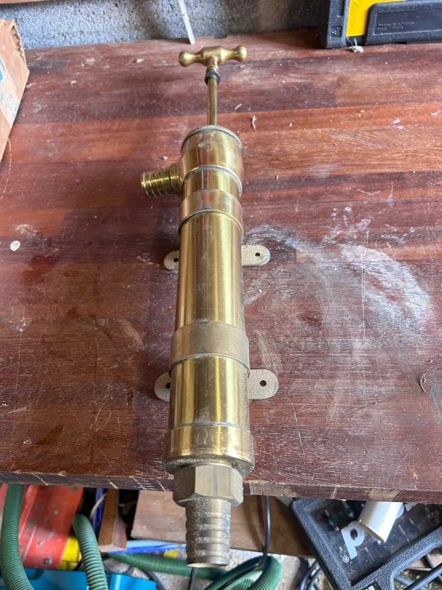 Whale brass  pump - Image 4