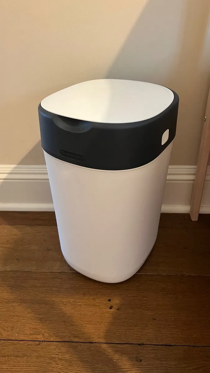 Baby changing table + tommee Tippie nappy bin - Image 4