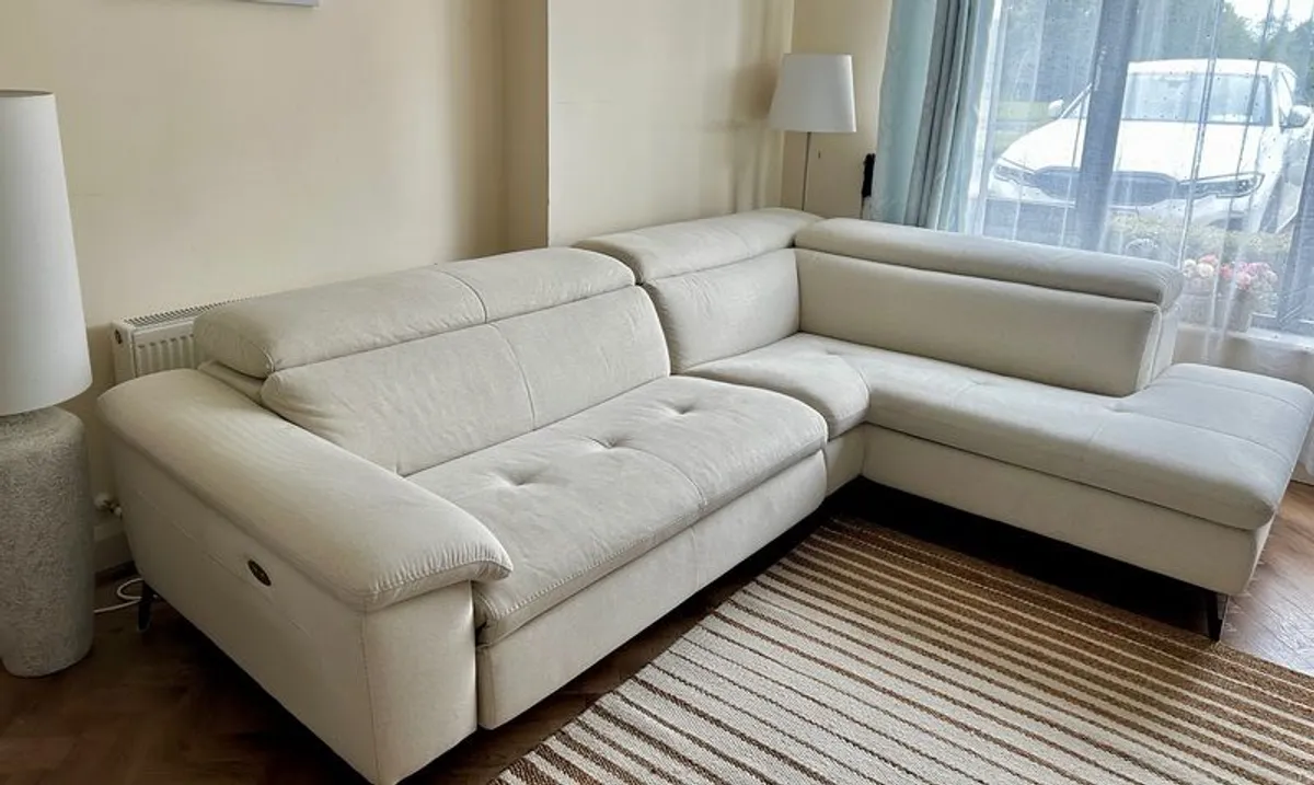 Egoitaliano Cream Martine Electric Recliner Sofa - Image 3