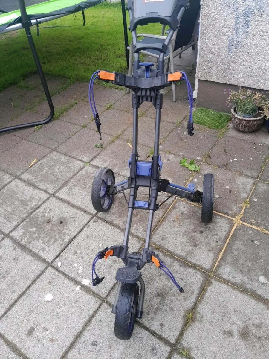 Golf trolley - Image 1