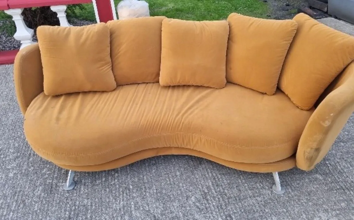 Kidney bean couch - Image 3