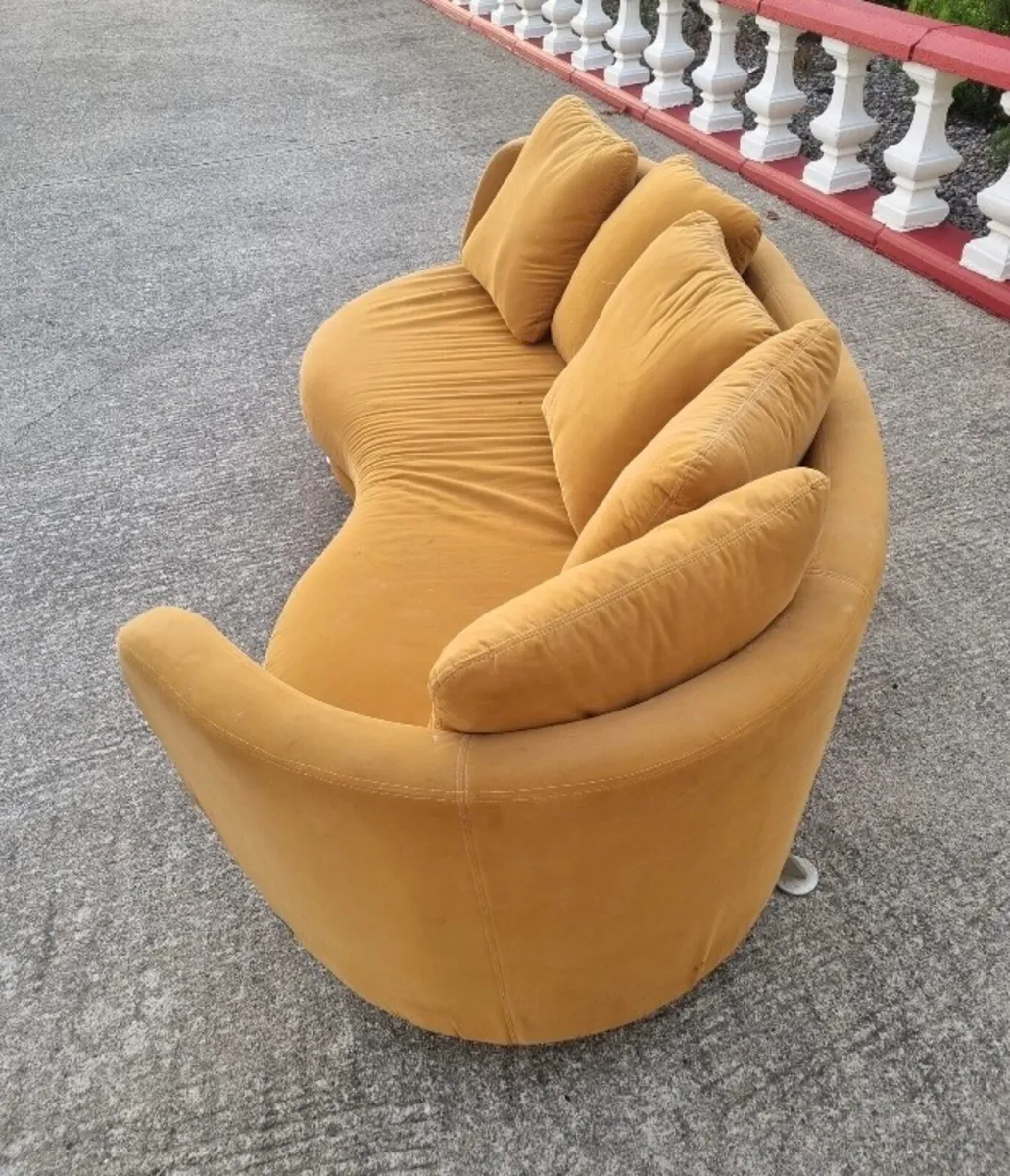 Kidney bean couch - Image 4