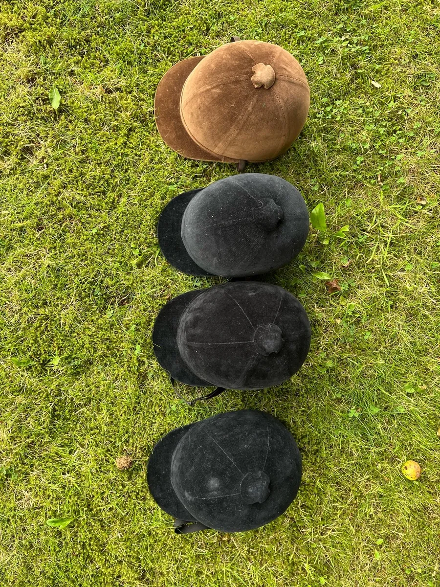 Vintage equestrian helmets - Image 2