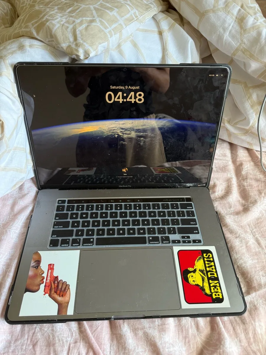 MacBook Pro - Image 3