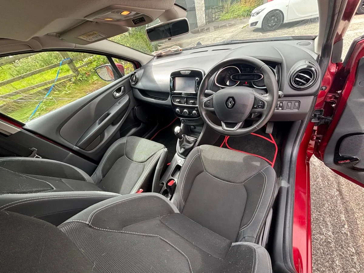 Renault Clio for sale, excellent condition - Image 2