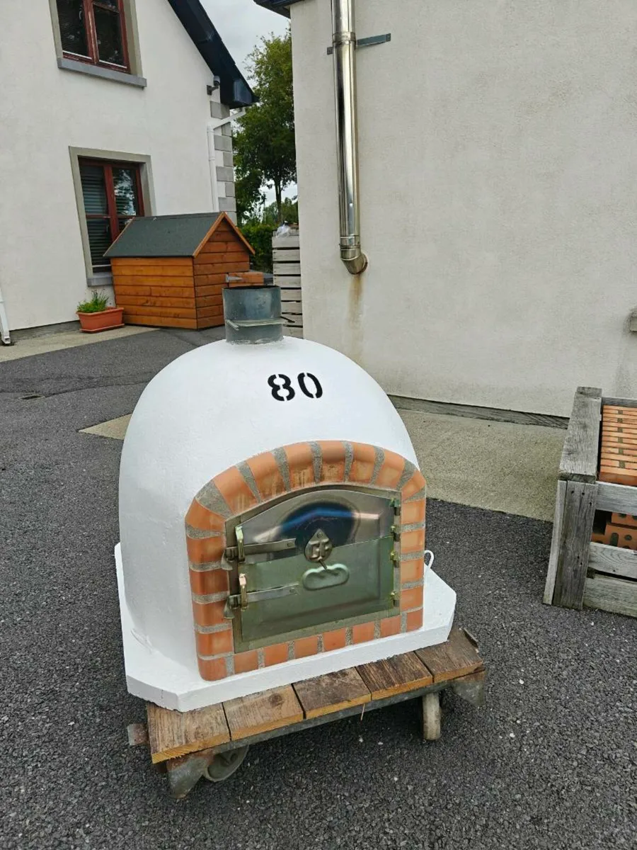 Small Traditional Outdoor Pizza Oven - Image 2