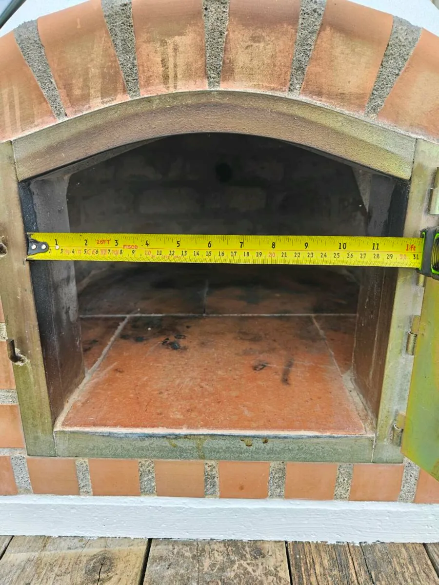 Small Traditional Outdoor Pizza Oven - Image 3