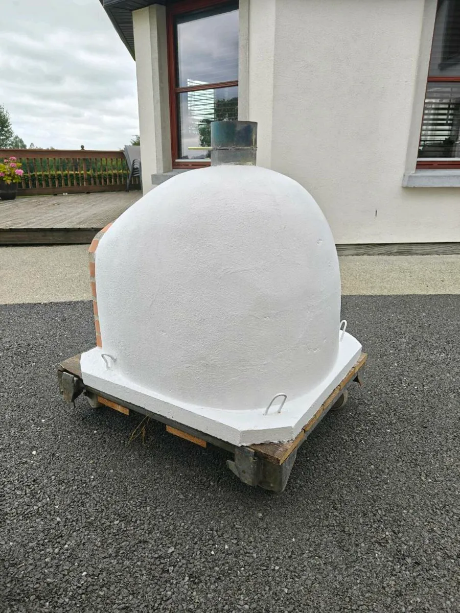 Small Traditional Outdoor Pizza Oven - Image 4