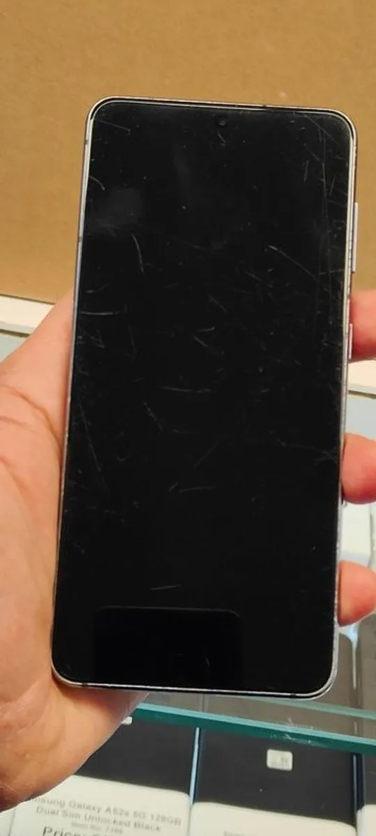 Samsung Galaxy S21 5G 128GB Dual Sim Unlocked/ Screen has scratches - Image 4