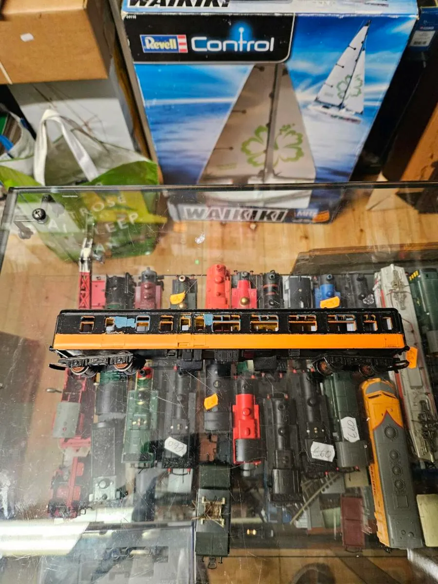 Hornby Triang OO Gauge Carraige - Image 2