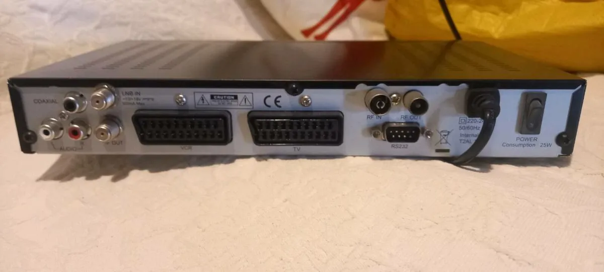 Toshiba DVD/CD/USB Player with remote & Scart lead - Image 3