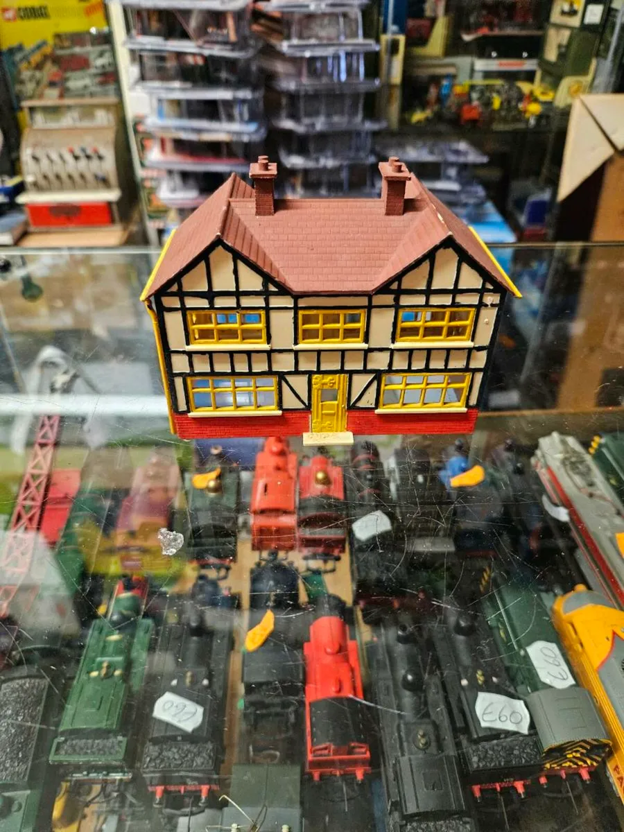 Hornby Airfix 00 Gauge House - Image 1