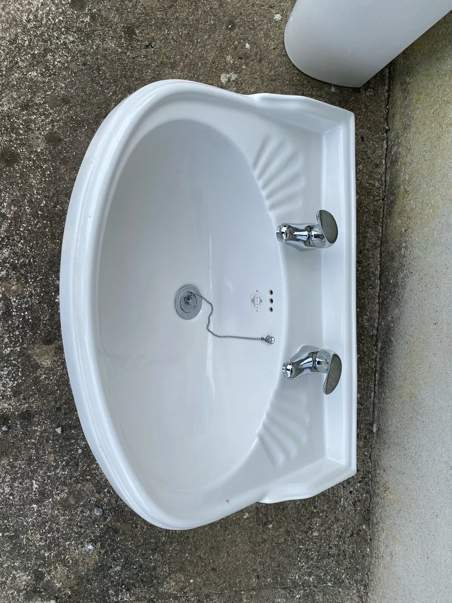 Top quality basin and pedestal - Image 2