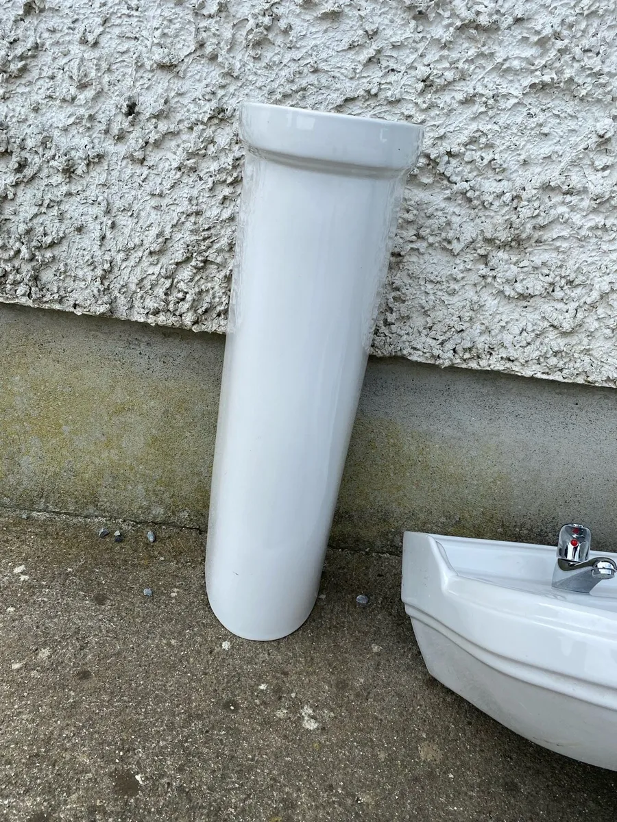 Top quality basin and pedestal - Image 3