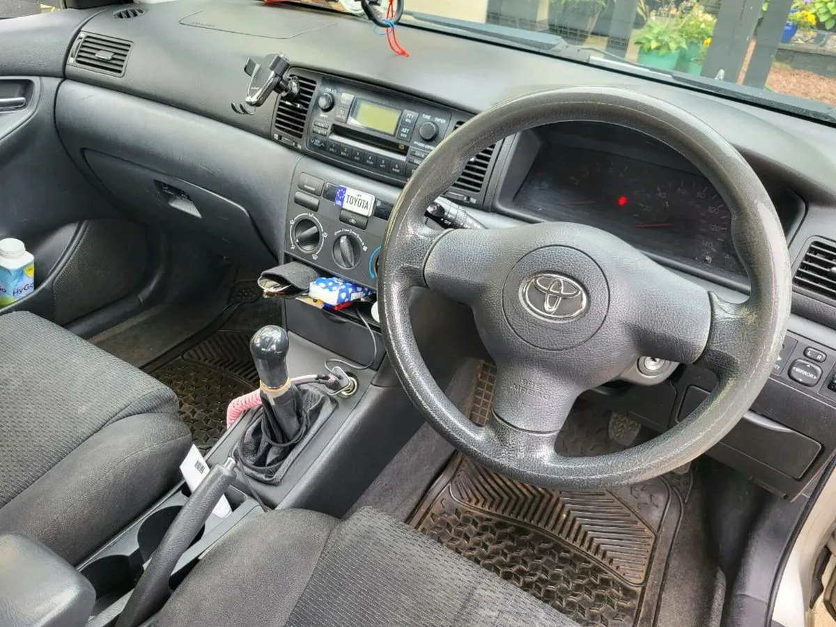 Toyota Corolla - Image 4