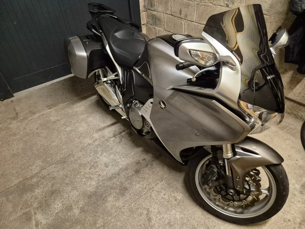 Honda Vfr 1200f   2010 - Image 1