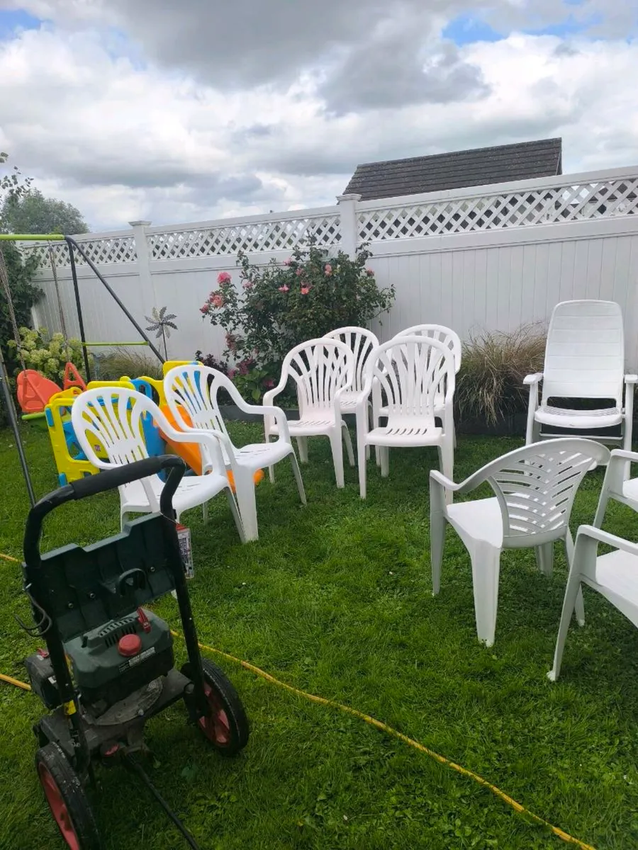 Garden furniture - Image 1