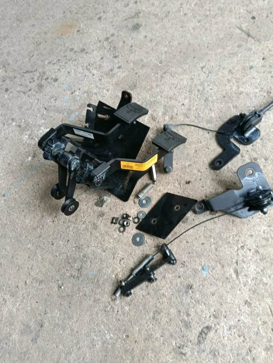 Dual Controls - Image 2