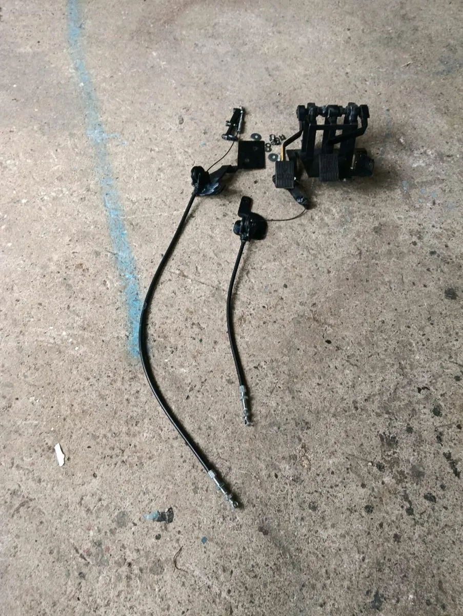 Dual Controls - Image 4