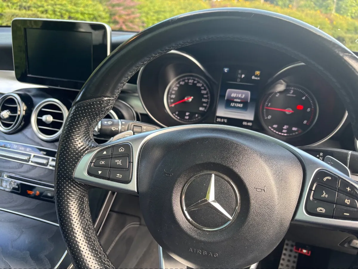 Mercedes-Benz 220 2016 - Image 2