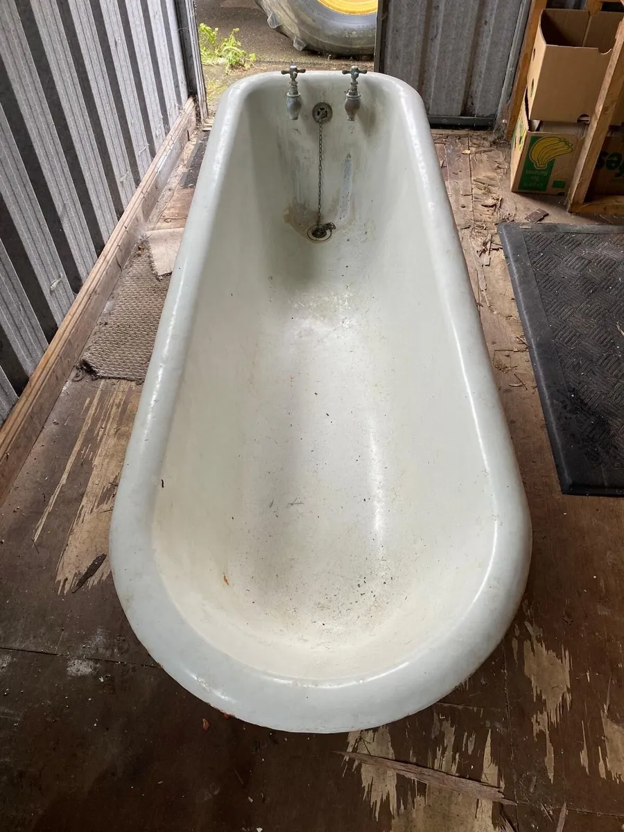 Roll top, cast iron, original bath - Image 2