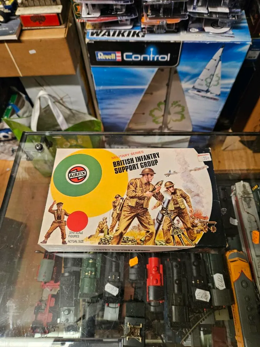 Vintage Airfix WW2 British Army Support - Image 1