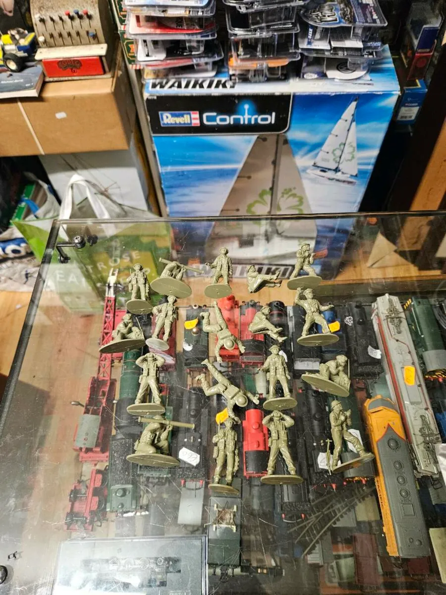 Vintage Airfix WW2 British Army Support - Image 3