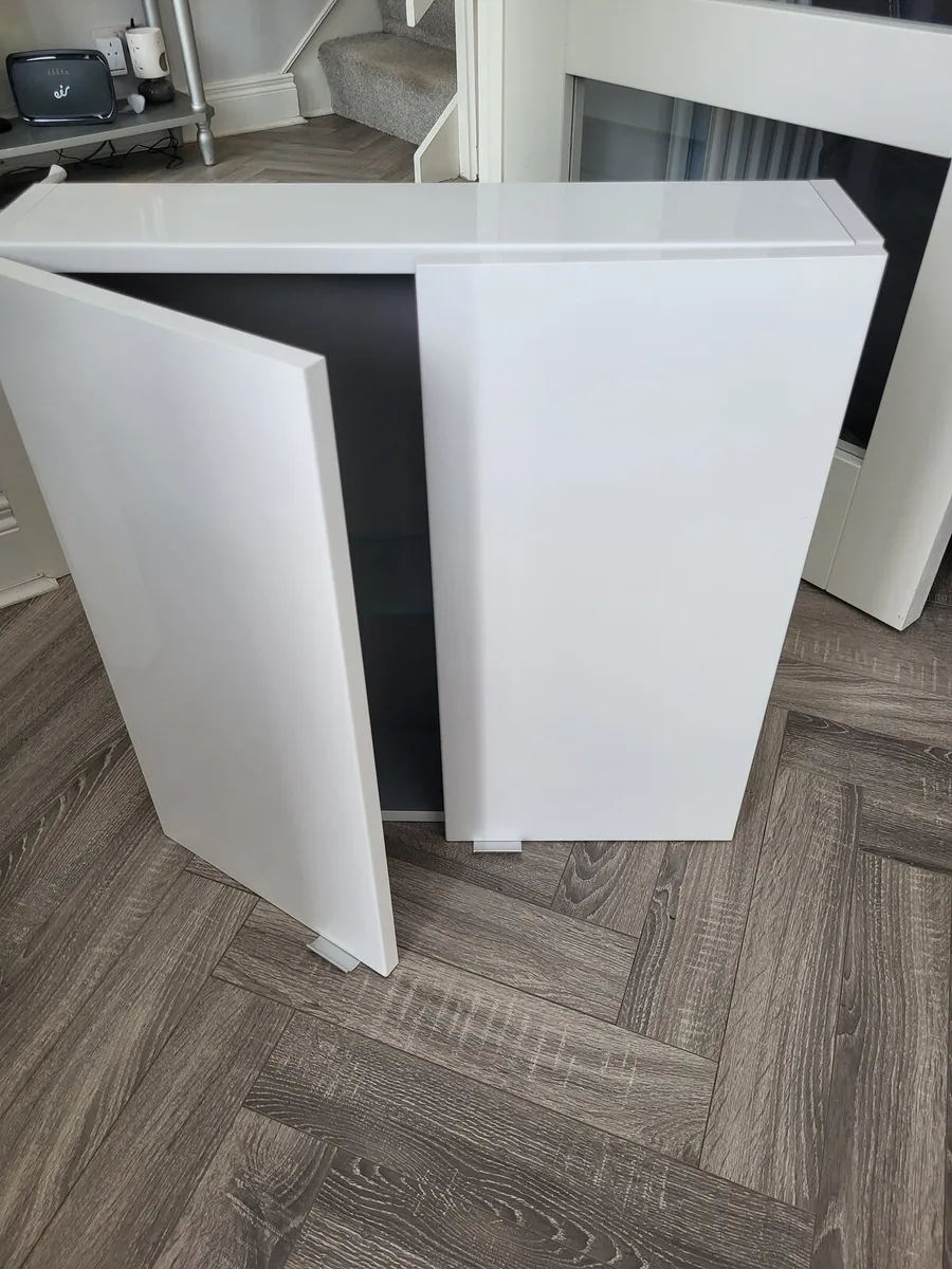 Bathroom  cabnet - Image 1